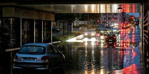 Lyon : les images impressionnantes du déluge dans les rues après un o.